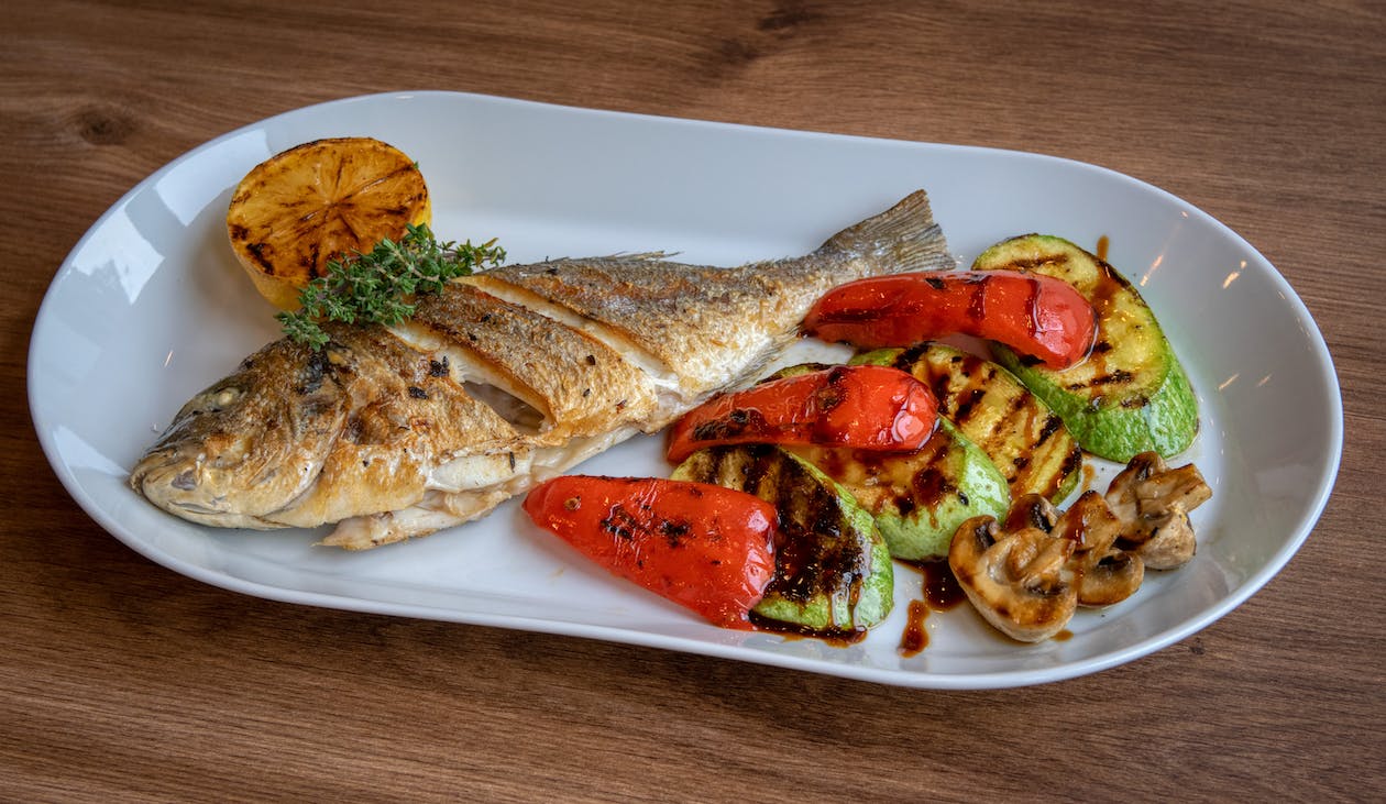 ماهی و سبزی کبابی یک شام عالی برای پرفشاری خون